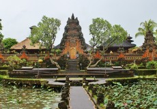 ubud-palace-tour bali