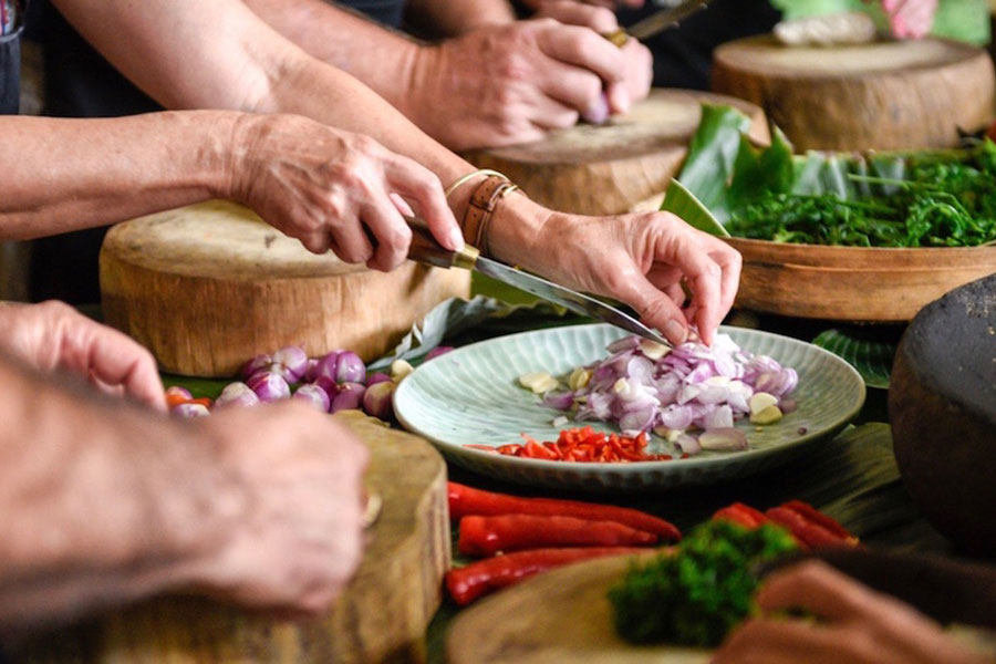 498-bali-cooking