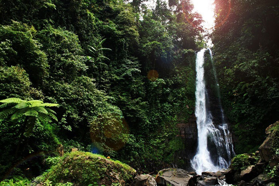 gitgit waterfall buleleng